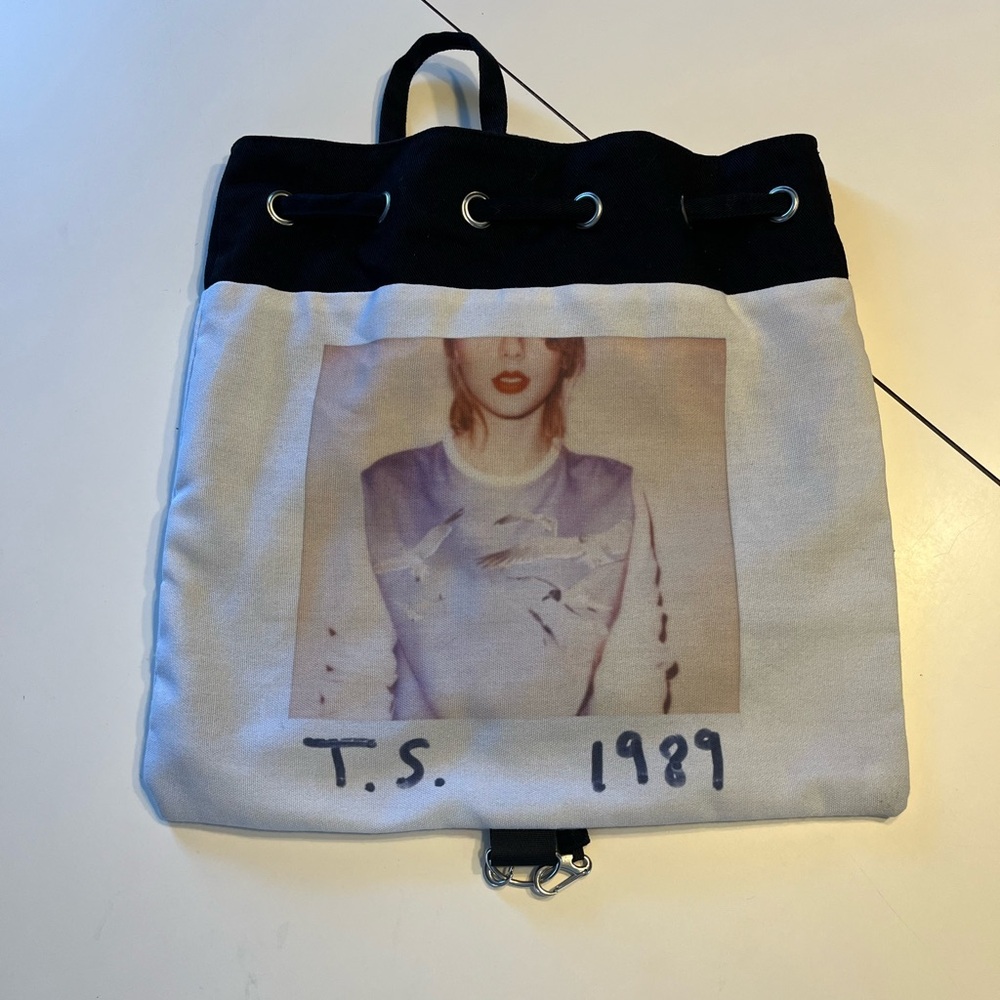 Taylor Swift 1989 drawstring cinch shut bag backpack
